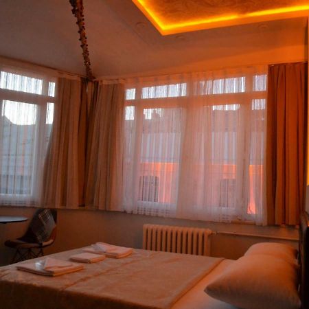 Yeni Hotel Istanboel Buitenkant foto